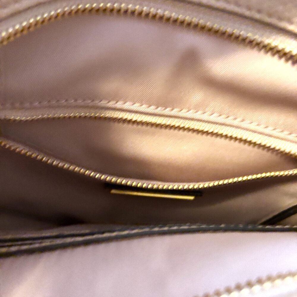 Tory Burch Devon Sand McGraw Swingpack Crossbody - Picture 3 of 7